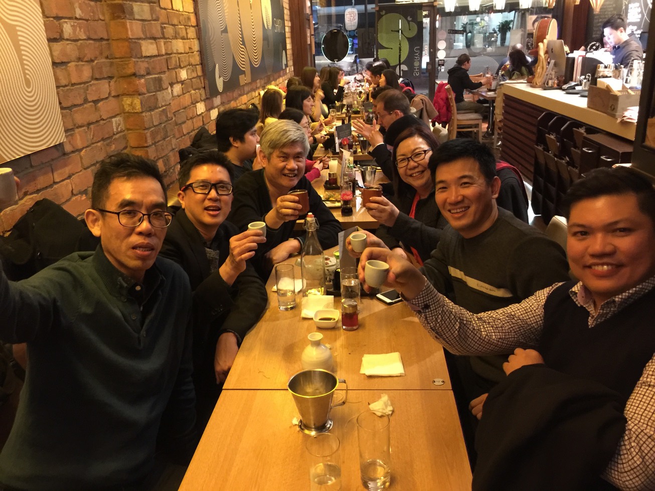 Reunion dinner with other Singaporeans.jpg